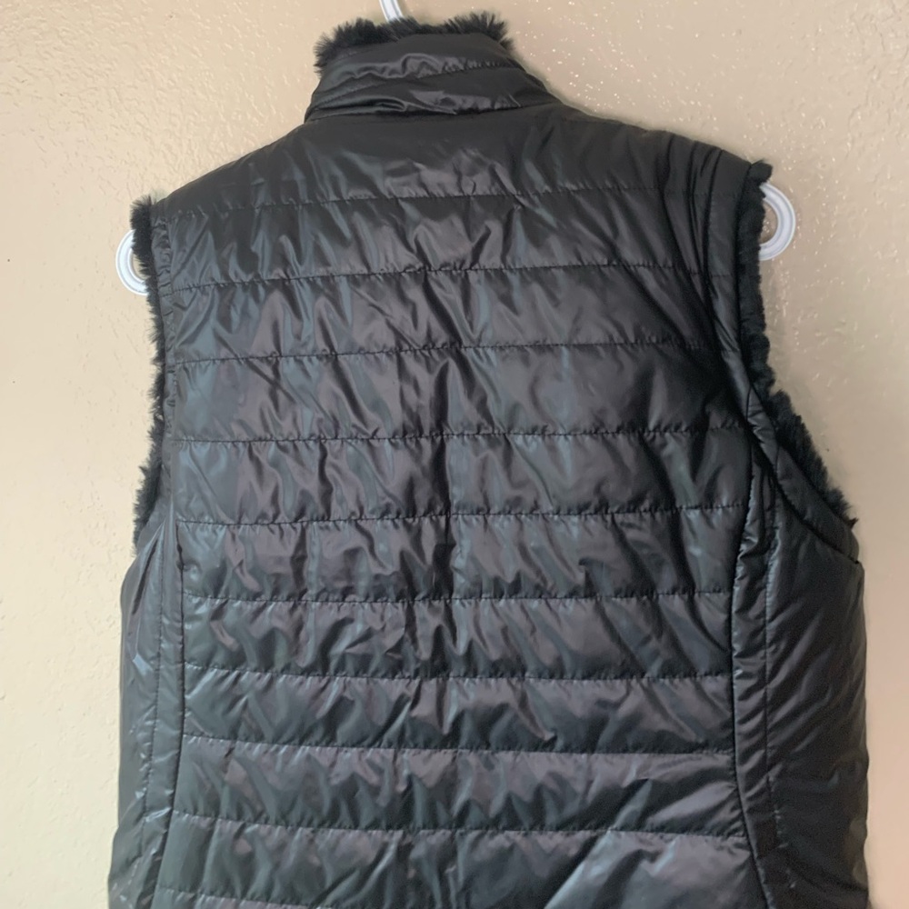 Nicole Miller Black Reversible Quilted Faux Fur Puffer Vest Cozy Winter Size M - Picture 7 of 8